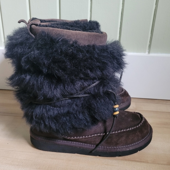 UGG Shoes - UGG Rainier Boots Brown with Black Fur Y2K